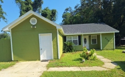 Building Photo - 930 Lakeside Dr