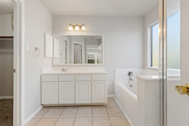 Photo - 18410 Alemarble Oak St