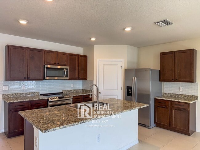 Photo - 32688 Kobuk Valley Ave