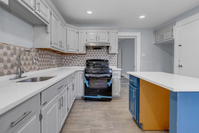 Photo - 555 Jefferson Ave Unidad 1