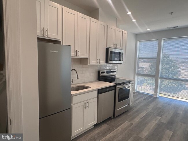 Building Photo - 818 Bladensburg Rd NE Unit 408