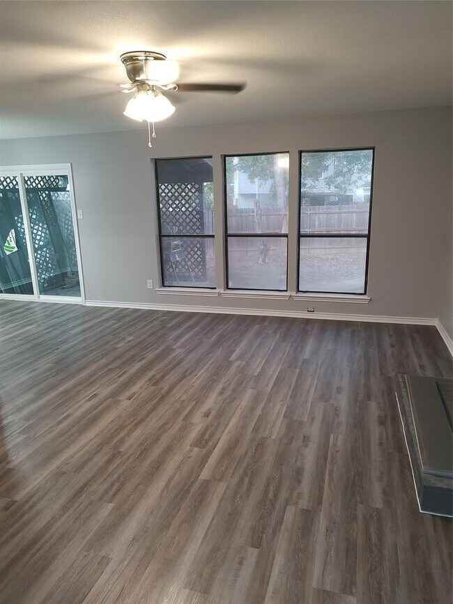 Photo - 1208 Gingerlily Cove