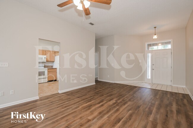 11006 Beckley Pl
