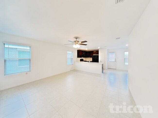 Photo - 812 Odlozil Ln