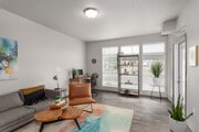 2BR, 1BA - 978SF