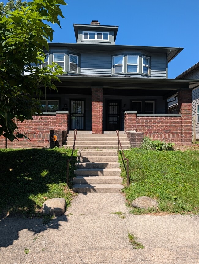 Building Photo - 530 Eastern Ave