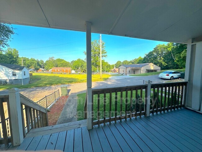 301 Vivian St Unit 2