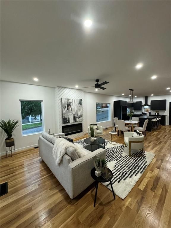 Photo - 1065 Hubbard St SW