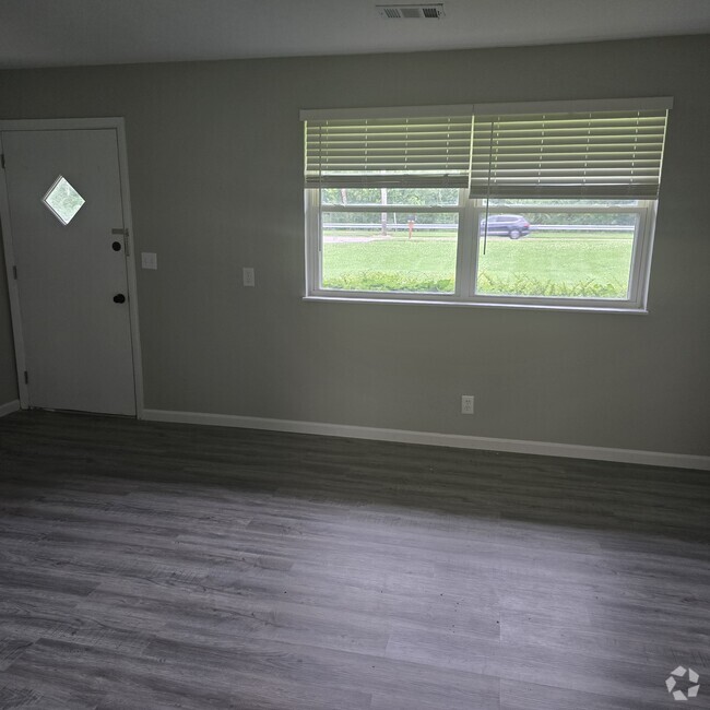 Building Photo - 994 Nilles Rd Unit A Rental