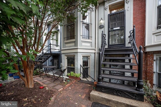 Building Photo - 1005 S St NW Rental