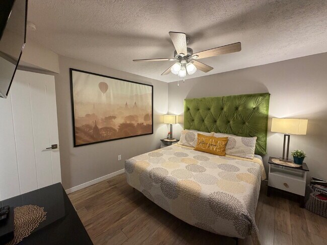 Fully Furnished 2BR condo NEAR Silver Dollar City