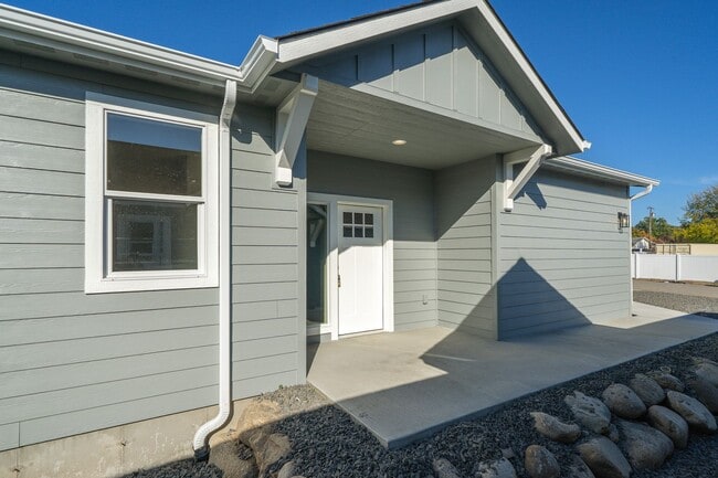 Photo - 4205 N Stout Ct Unidad 4205 N Stout Lane