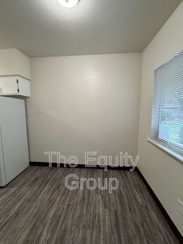Photo - 1402 W Elowin Ave