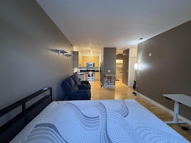 Photo - 330 W Grand Ave Unit 1005