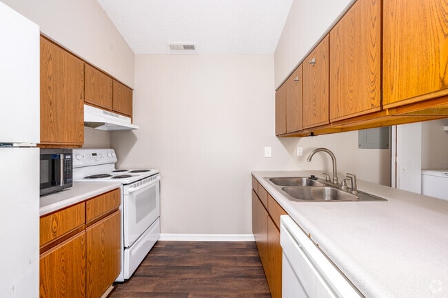 2BR, 1BA - 851SF - Kitchen