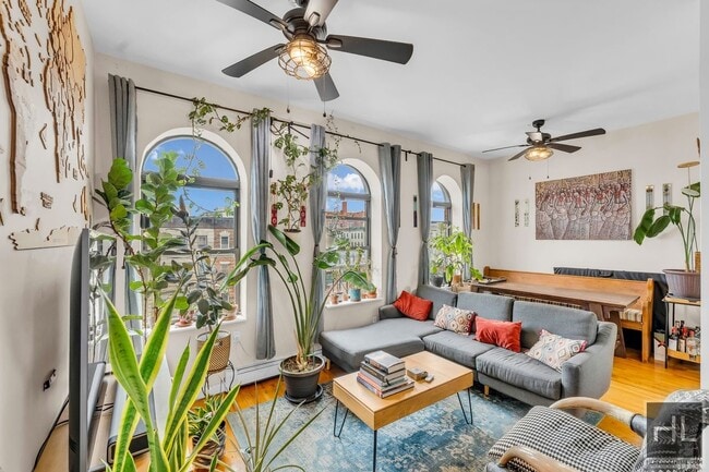 Saint Johns Place - Saint Johns Place Apartment Unit 4