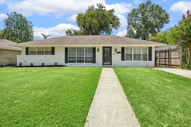 Building Photo - 4509 Libbey Dr