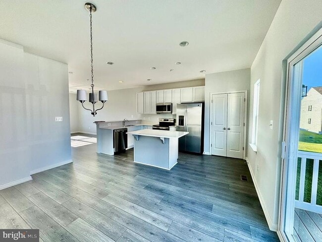 Photo - 2484 Westwind Blvd