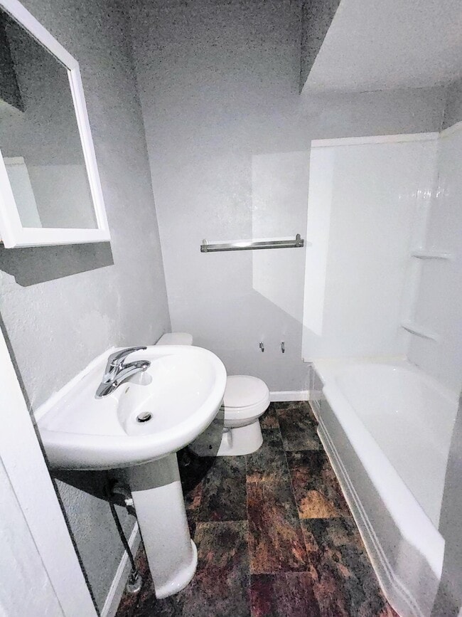 Building Photo - 505 Transverse Ave Unit 2