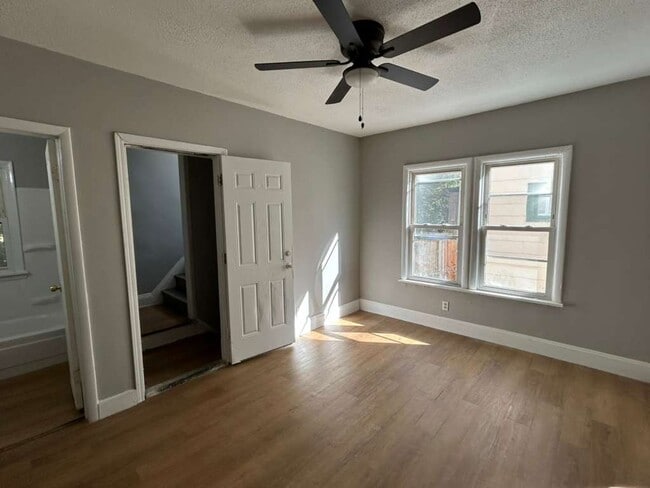 Photo - 1093 E 147th St Unit 1