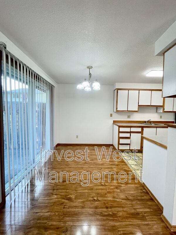 Photo - 3911 Plomondon St