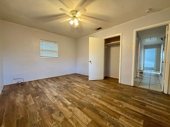 Photo - 415 Romana Unit R417