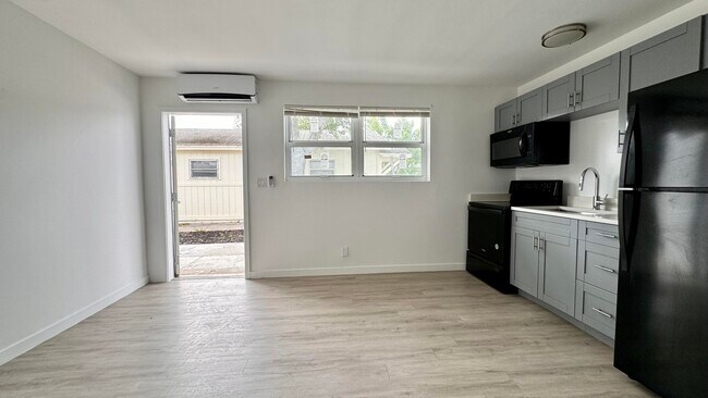 Photo - 225 S F St Unit 6