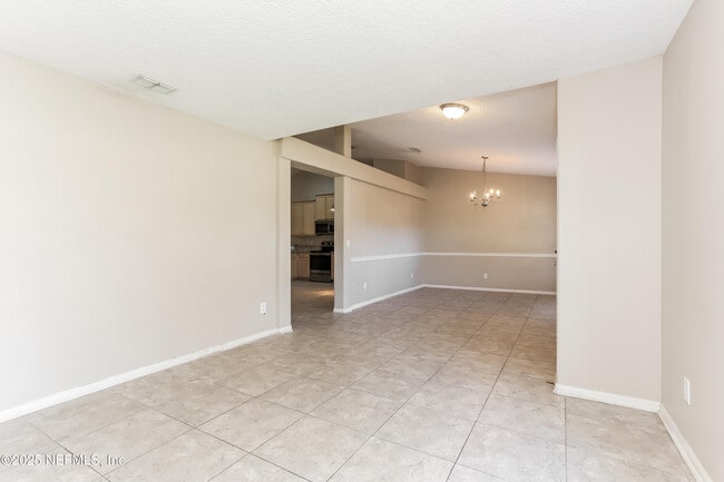 Photo - 10002 Lancashire Dr