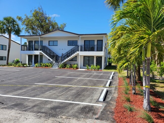 Photo - 151 SW 15th St