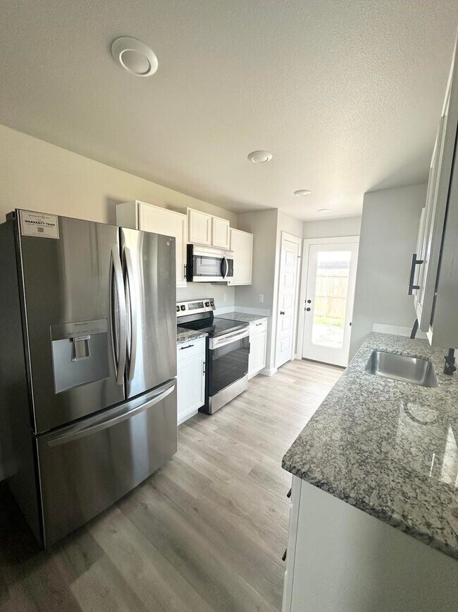 Photo - 3 Bed 2 Bathroom for Rent!