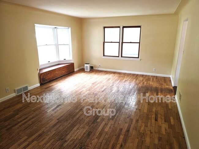 Photo - 2908 Dartmouth Dr