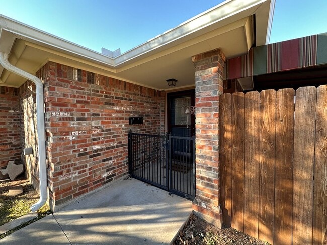 Photo - 4230 Green Meadow Dr