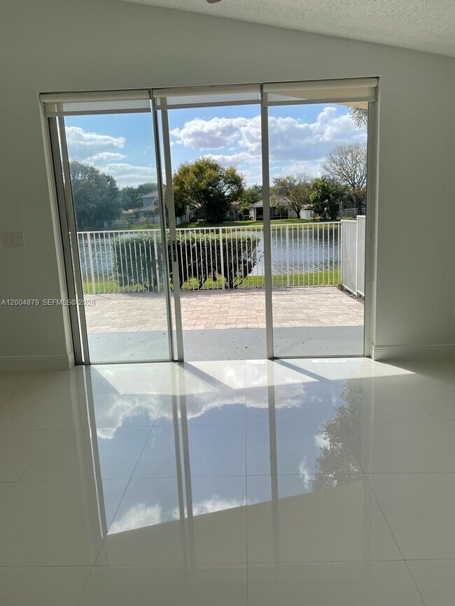 Photo - 4117 Sapphire Bend