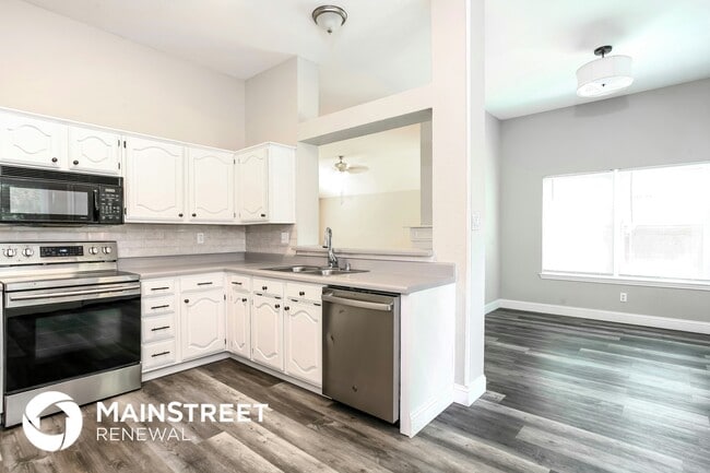 Photo - 8102 Lake Bend Dr