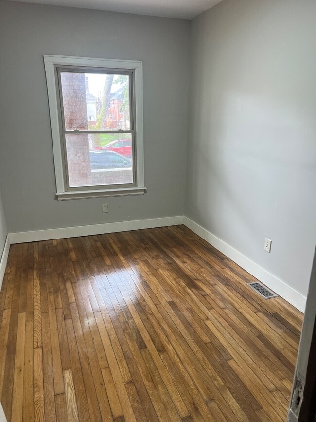 Photo - 4345 W Euclid St