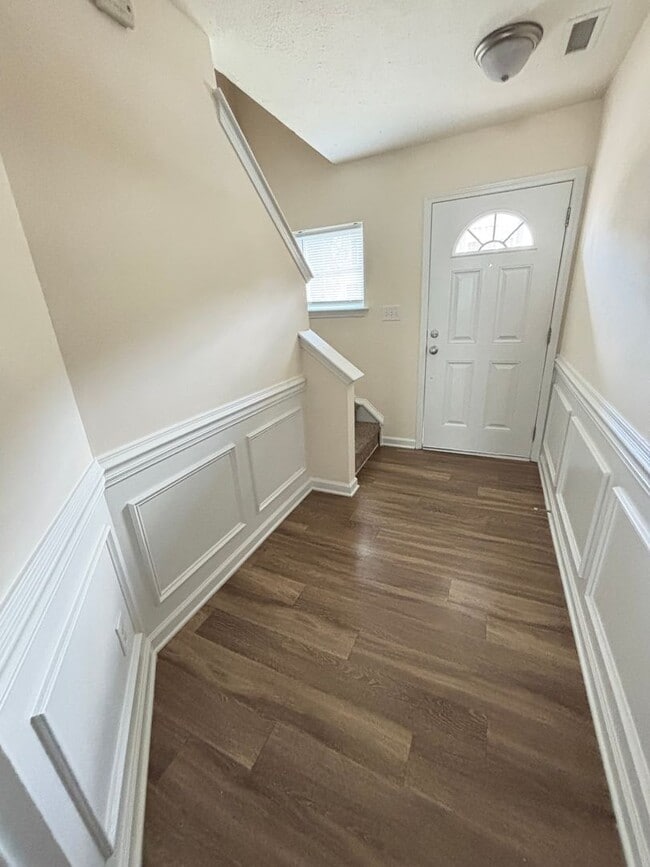 Photo - Available Now!  Limited time rent special....