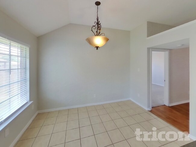 Photo - 8021 Ashridge Rd