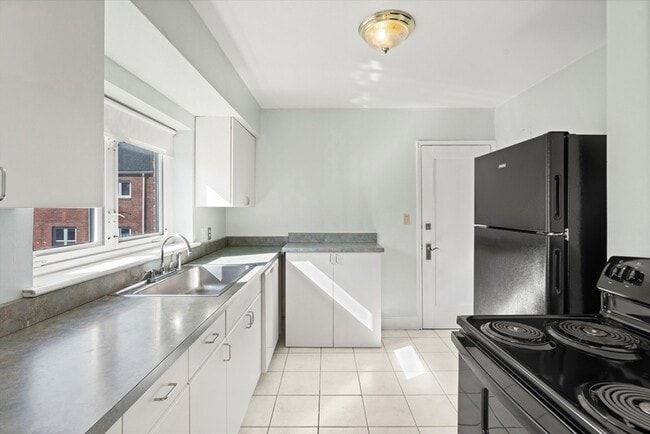 Photo - 130 Boylston St Unit 3