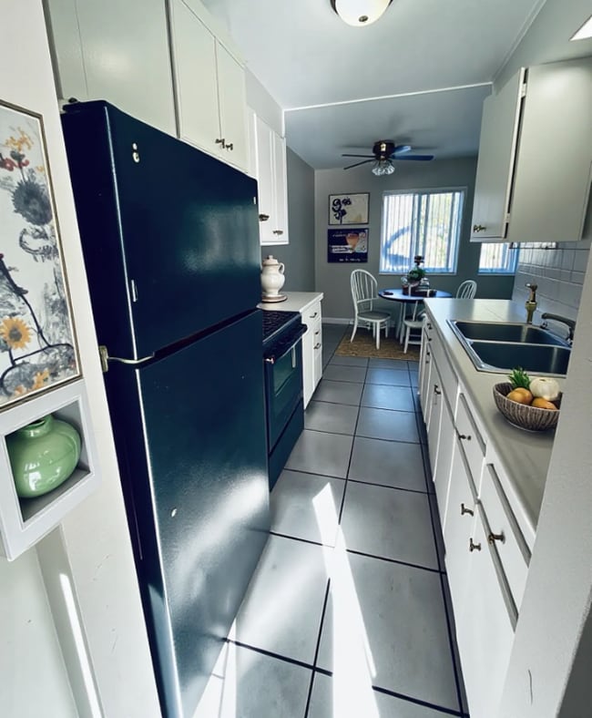 Building Photo - 6638 MacArthur Blvd