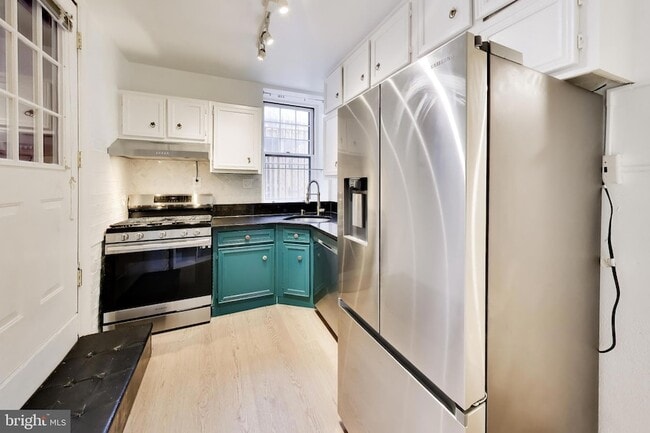 Photo - 3014 Dent Pl NW Unidad 4E