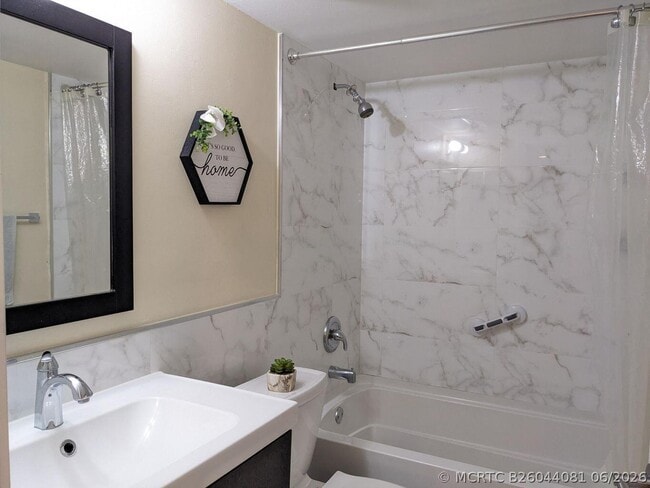 400 E Club Cir Unit 107