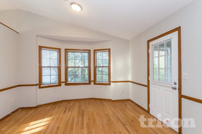 Photo - 184 Hickory View Dr