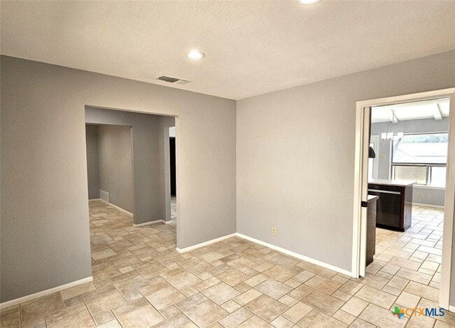 Building Photo - 118 Richardson Dr