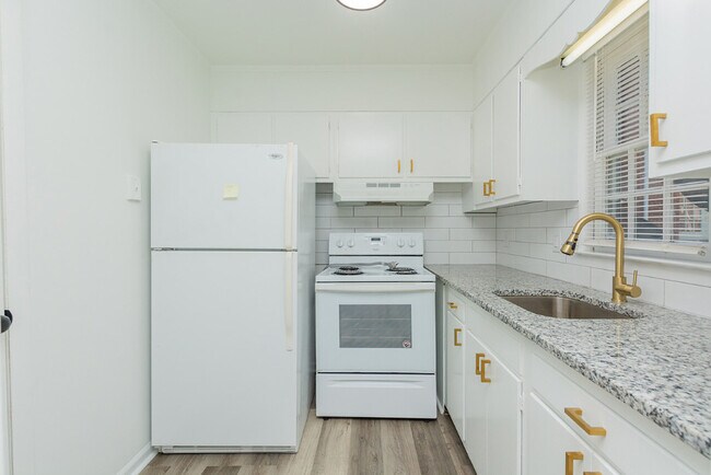 Photo - Myers Pointe