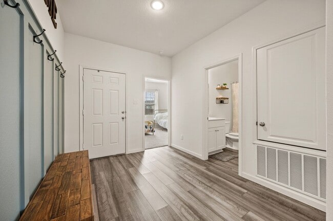 Photo - 4724 Swan Nck Dr