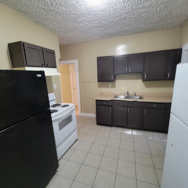 Photo - Spacious 4 bedroom