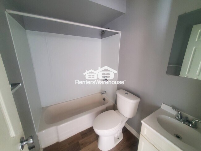 Photo - 1418 W Mitchell St House