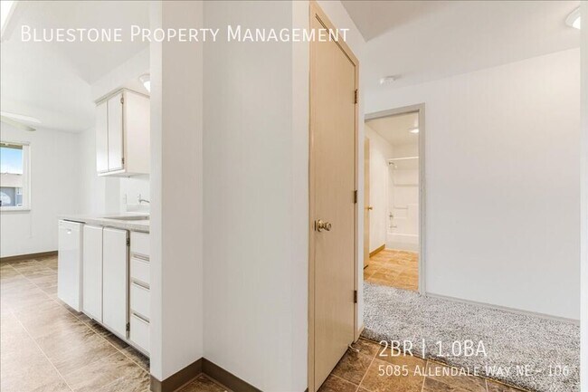 Photo - New LVP flooring in this Spacious 2-bedroo... Unidad 106