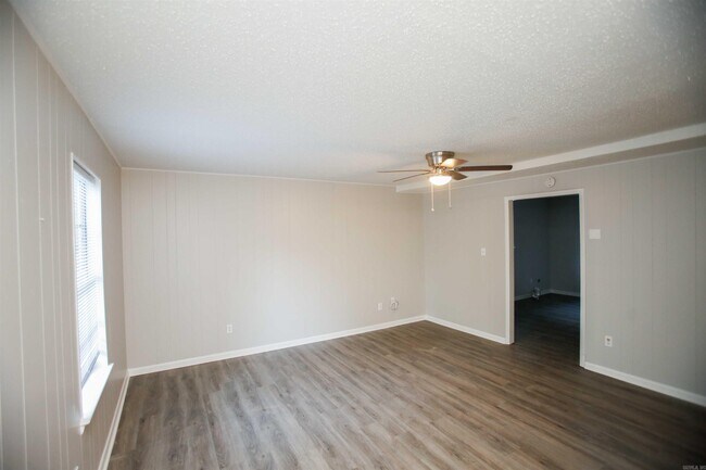 Photo - 2100 Virginia Dr