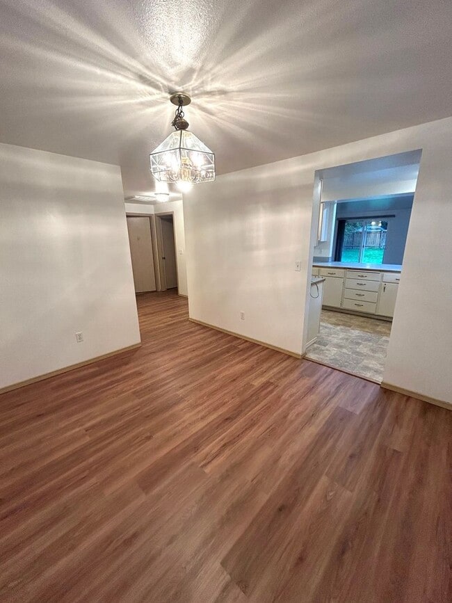 Photo - BECHTEL Unit B